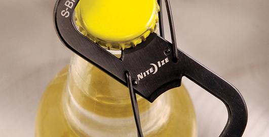 7 стильных вещей, которыми можно открывать пиво