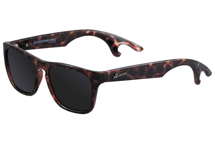 7 стильных вещей, которыми можно открывать пиво 7 стильных вещей, которыми можно открывать пиво