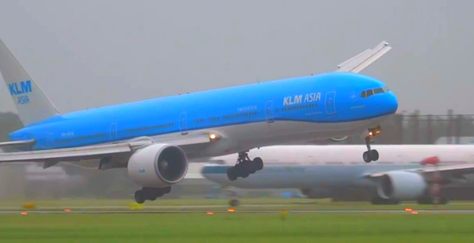 Как посадить самолет при ветре скоростью 120 км/ч