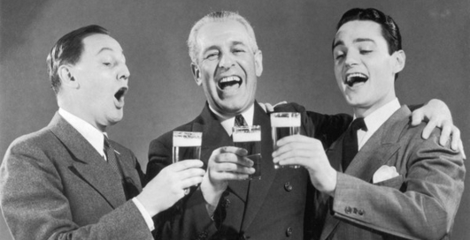 Алкоголики живут дольше трезвенников – ученые