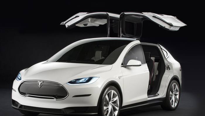 Кар для всех: Tesla представили новенький Model X