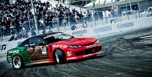 Как выходить из заноса на заднем приводе