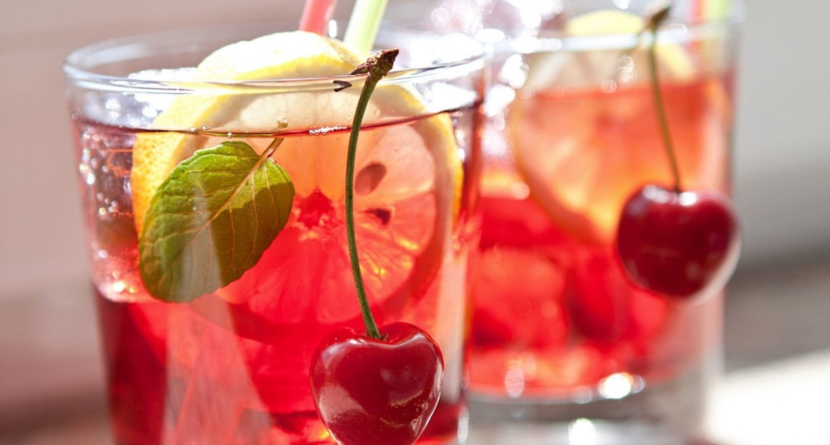 Пьяная вишня: рецепт коктейля для свиданий