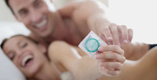 Секс без презерватива: минусы и плюсы