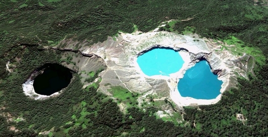 10 самых разноцветных озер в мире