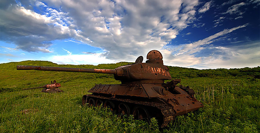 Ржавеющая броня: 40 фото брошенных танков