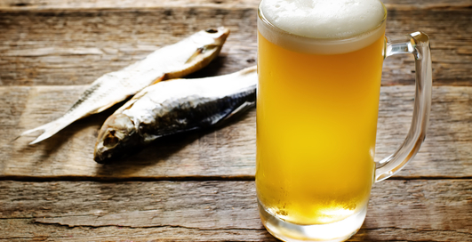 Пиво, рыбка и массаж: 10 правил жизни великих мужчин