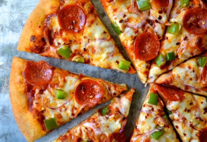 Вкусная пицца: 3 блиц-рецепта