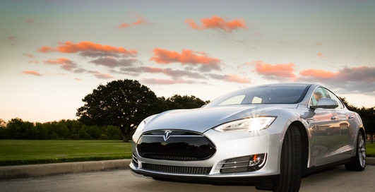 Tesla Model 3: анонсирован самый дешевый электрокар