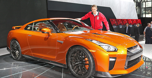 Nissan GT-R: первые фото обновленного спорткара