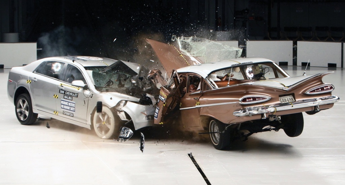 2009 год VS 1959 год: жесткий краш-тест двух Chevrolet
