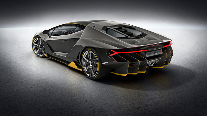 Lamborghini Centenario: компания презентовала юбилейный спорткар