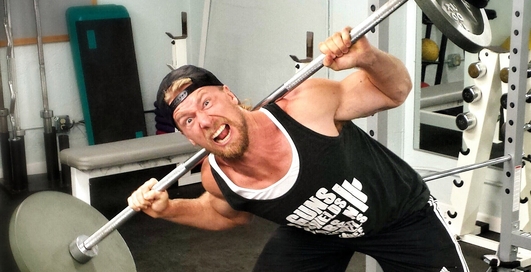 Как нельзя себя вести в тренажерке