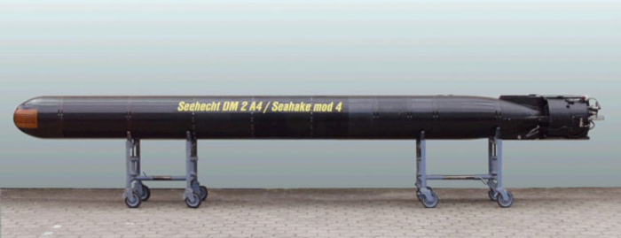 Немецкая торпеда разорвала турецкий эсминец