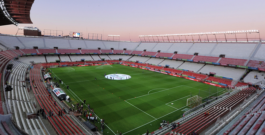 Женская рука помощи в  последнем шансе сорвать  джекпот