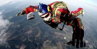 Прыжок без парашюта с высоты 7600 метров