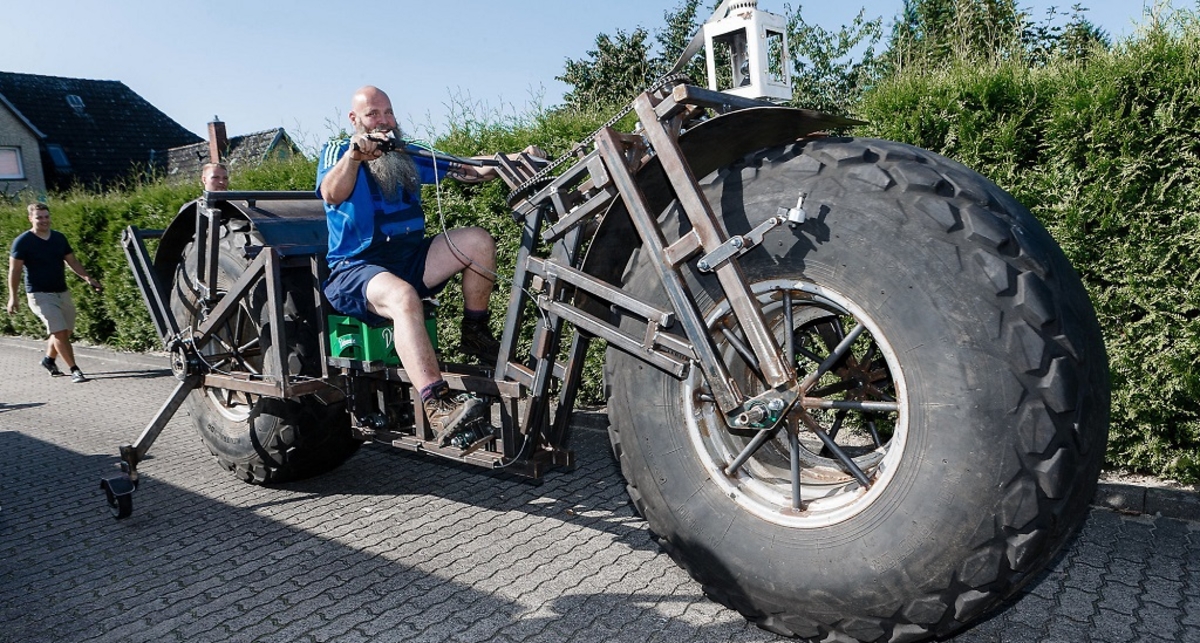 Конь педальный: немец смастерил самый тяжелый велосипед в мире
