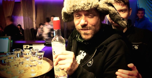 0,5 водки за 40 секунд: мастер-класс от жителя Владивостока