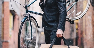 Спортивные сумки: двадцать стильных хитов сезона