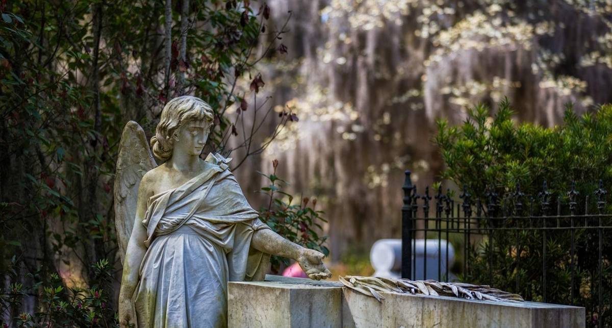 Красивая мертвечина: 10 кладбищ, по которым хочется гулять