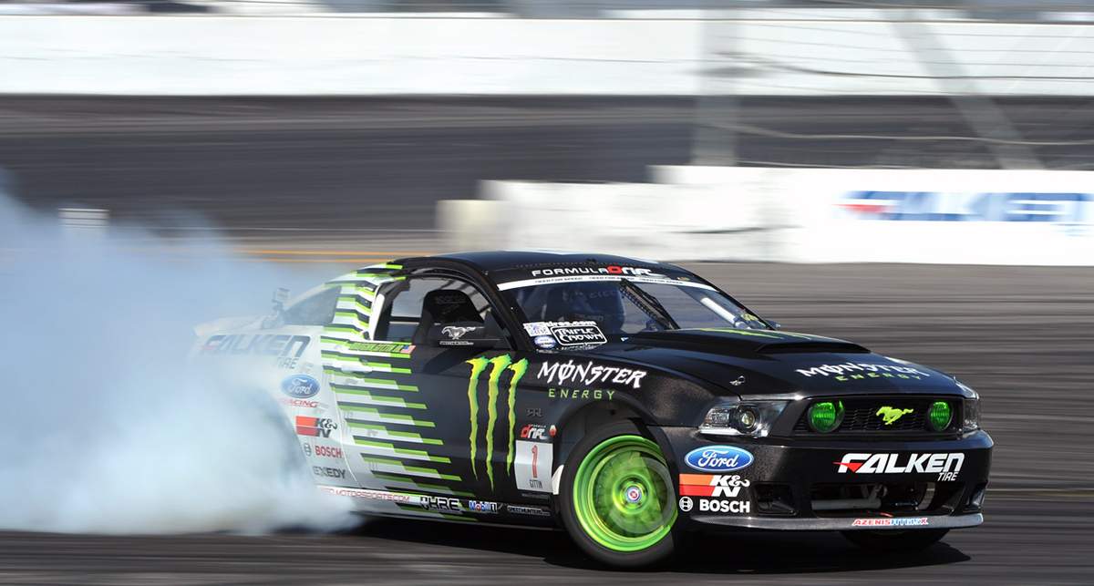 Самые эпичные автомобильные видео ноября