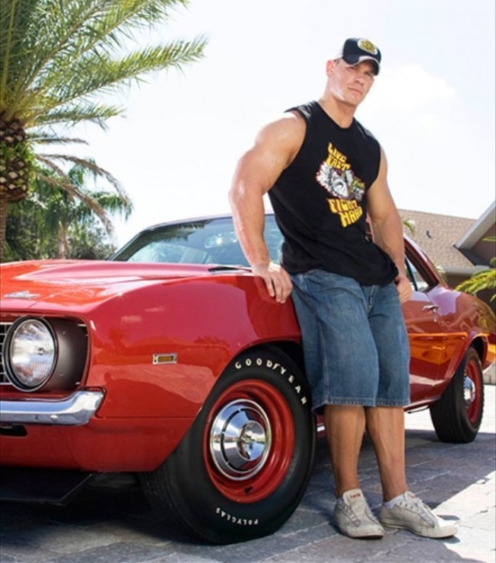 Колеса рестлеров: на каких авто катаются драчуны WWE