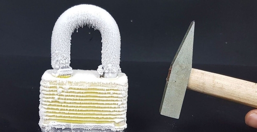 Казнь азотом и молотком: как взломать навесной замок