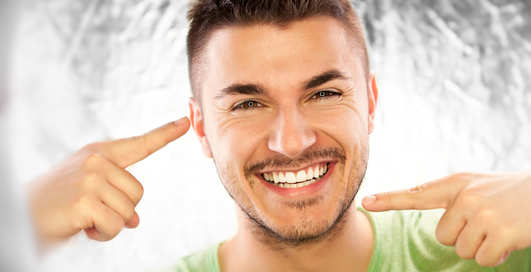 Как сохранить зубы белыми: советы стоматолога