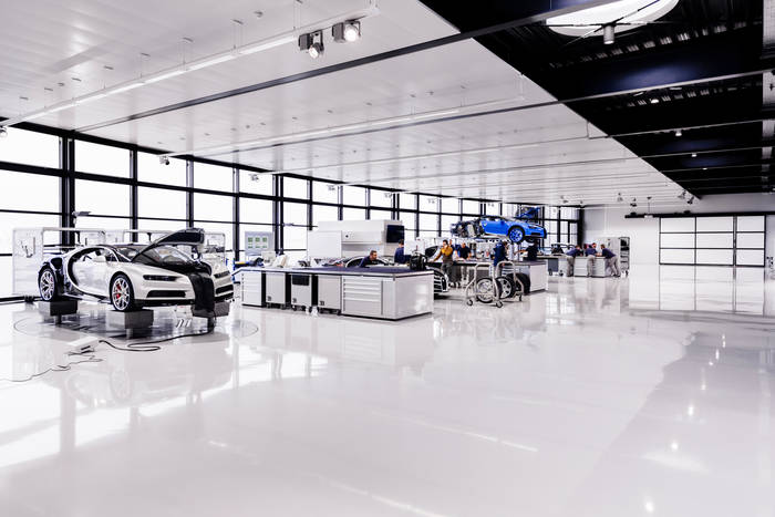 Фото фабрики Bugatti Chiron: где и как собирают 1500-сильные гиперкары