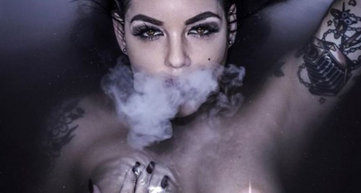 Эротические работы футболиста-пенсионера из Норвегии