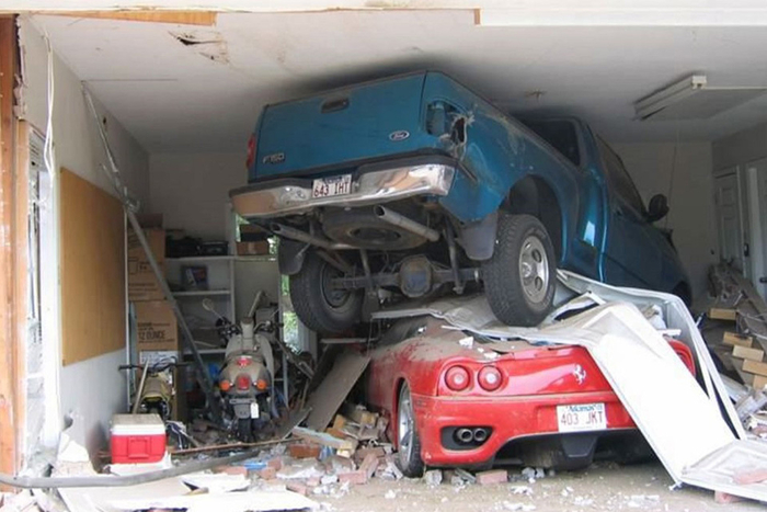 Дерзкая парковка: 25 самых бешеных примеров