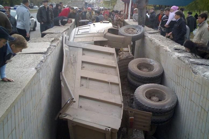 Дерзкая парковка: 25 самых бешеных примеров