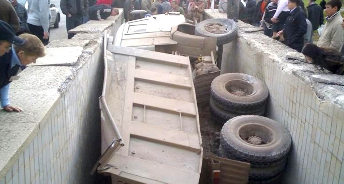 Дерзкая парковка: 25 самых бешеных примеров