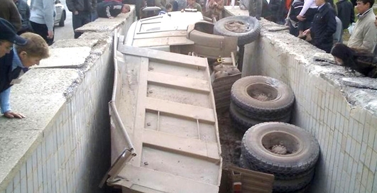 Дерзкая парковка: 25 самых бешеных примеров