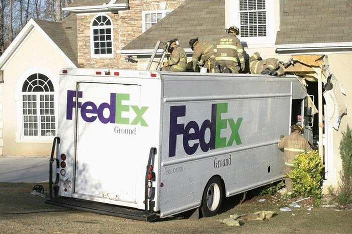 Дерзкая парковка: 25 самых бешеных примеров