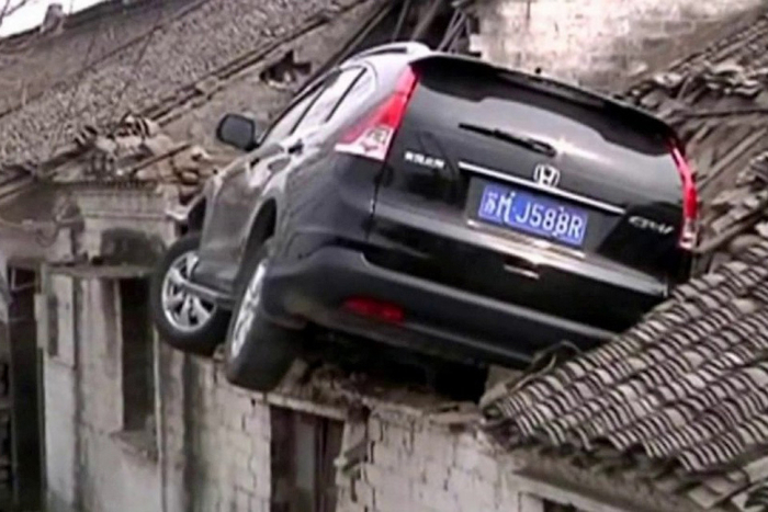 Дерзкая парковка: 25 самых бешеных примеров