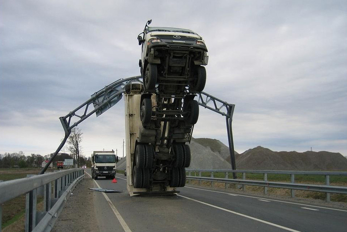 Дерзкая парковка: 25 самых бешеных примеров