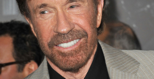 Десятка селебрити, которые выглядят моложе своих лет