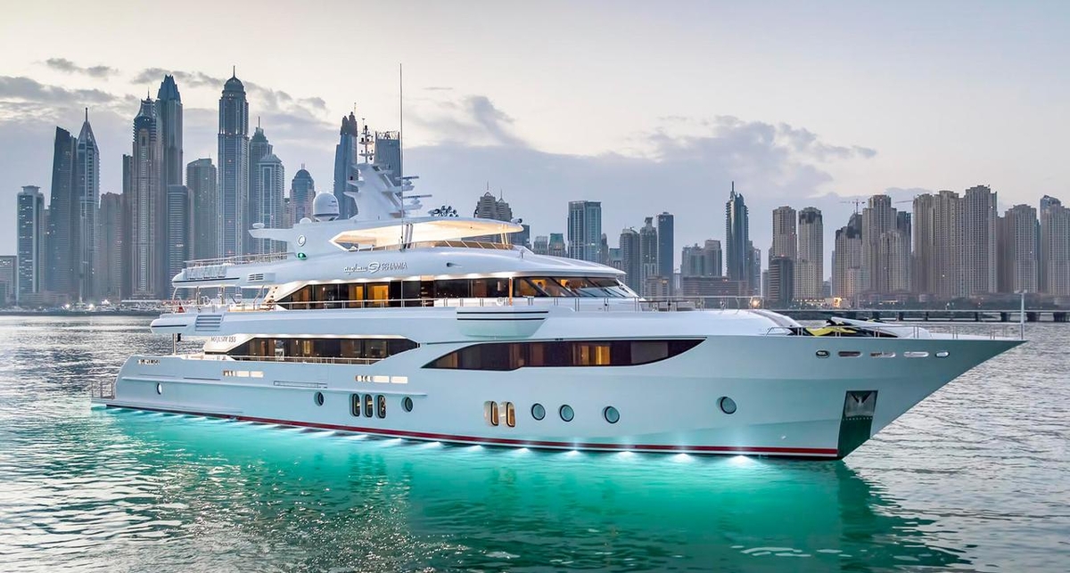 Majesty 155 Sehamia: плавучий дворец с драгоценными камнями