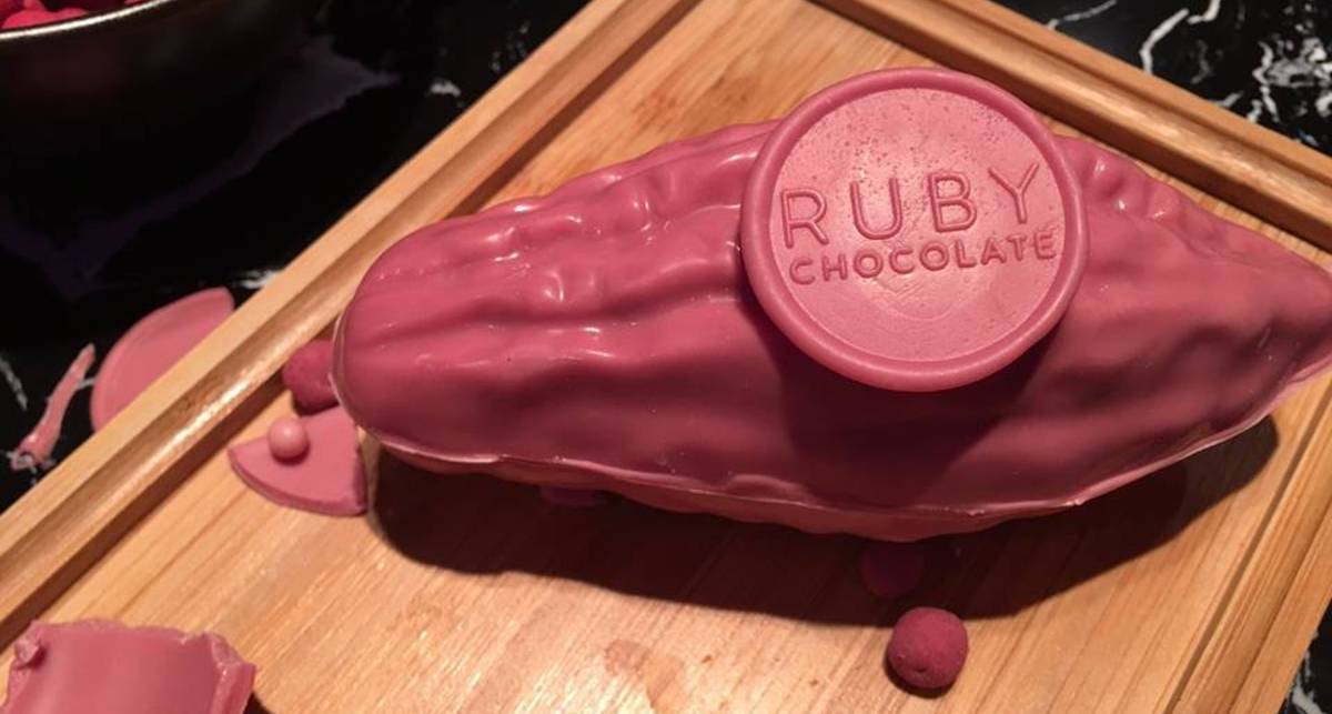 Побалуй любимую: розовый шоколад от Barry Callebaut