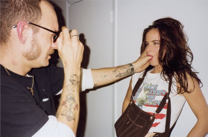 Сосать пальцы и грызть ногти — это полезно