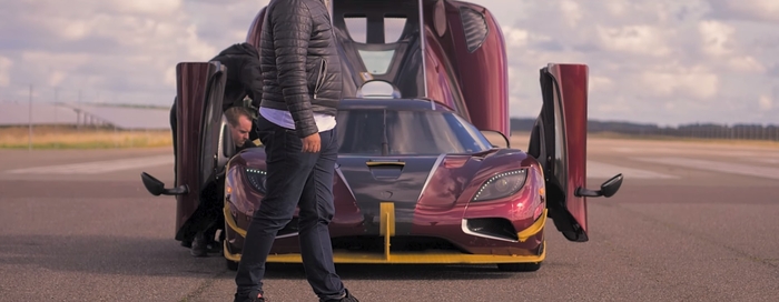 Chiron порвали: Koenigsegg Agera RS поставил новый рекорд скорости Chiron порвали: Koenigsegg Agera RS поставил новый рекорд скорости
