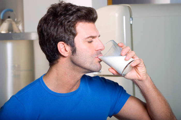 Ультрапастеризованное молоко: 3 распространенных мифа о напитке