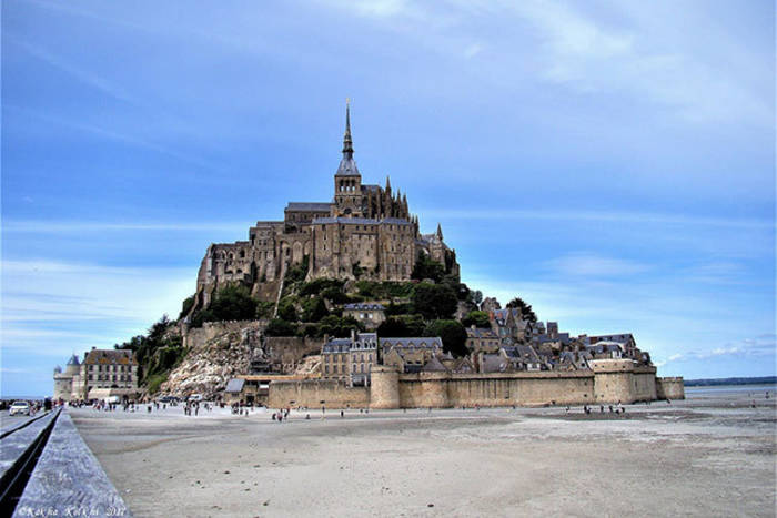 Куда поехать на майские: 10 самых красивых замков планеты