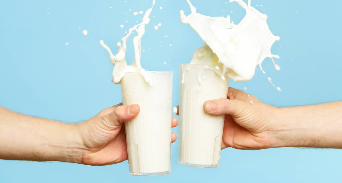 Как с помощью молока склеить разбитую чашку