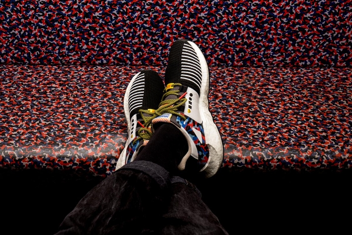 С ноги его: adidas презентовали кроссовки со встроенным проездным