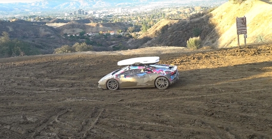 Месиво: 800-сильный Lamborghini Huracan гоняет по грязи