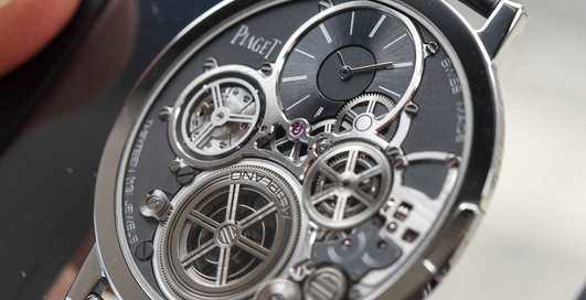 Товщина — 2 мм: як виглядає найтонший годинник у світі