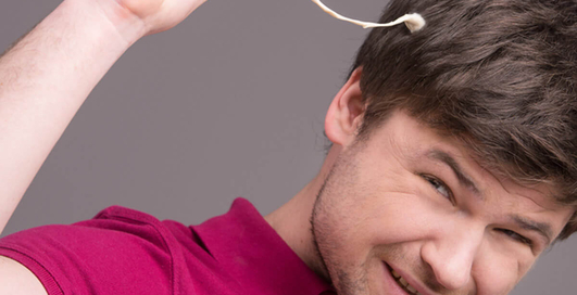 Липкие лайфхаки: как избавиться от прилипшей жвачки