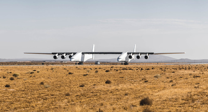 Stratolaunch Model 351: 230-тонный самолет разогнали до 74 км / час